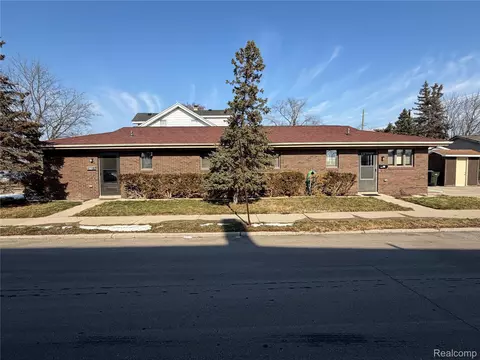 1476 Euclid St, Lincoln Park, MI 48146