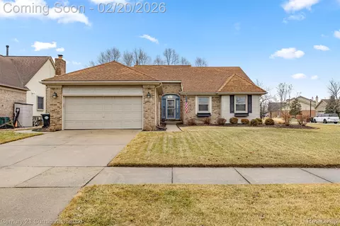 26802 Inverness St, Woodhaven, MI 48183