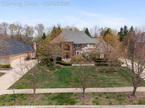 17784 Stonebrook Ct, Northville, MI 48168