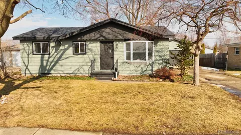 904 Oakview Dr, Saginaw, MI 48604