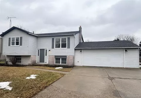 8644 Lillian Dr, Newport, MI 48166