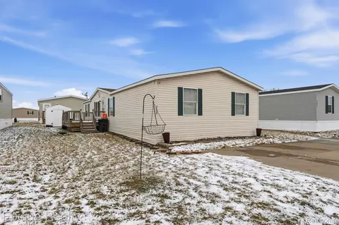 37829 Culver Dr, Clinton Township, MI 48036