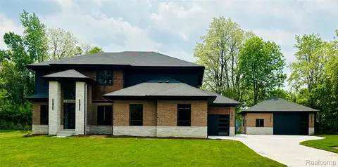 9 Annandale, Addison, MI 48367