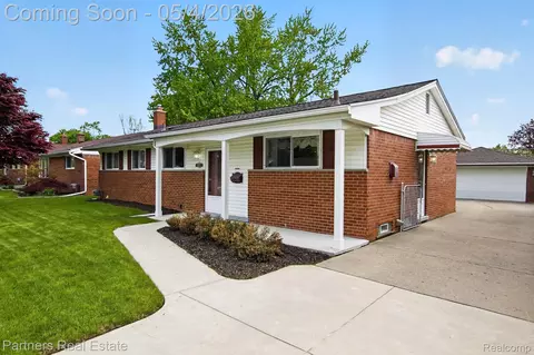 14582 Blue Skies St, Livonia, MI 48154