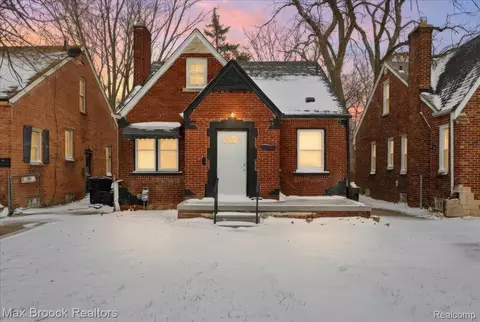 9722 Wayburn St, Detroit, MI 48224