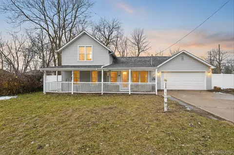 12751 Jones St, Carleton, MI 48117