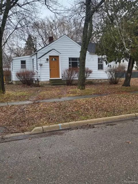 1409 James St, Burton, MI 48529