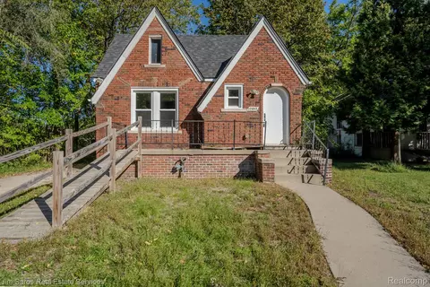 17892 Bradford St, Detroit, MI 48205
