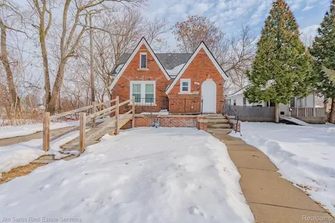17892 Bradford St, Detroit, MI 48205