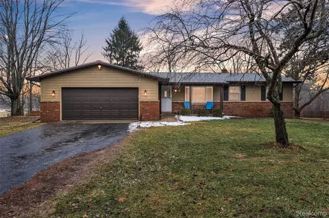 1641 Indian Rd, Oregon, MI 48446