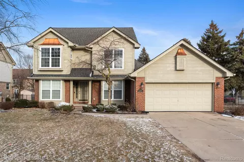 34444 Heartsworth Ln, Sterling Heights, MI 48312