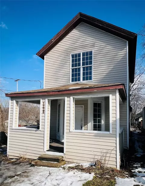 1226 N Grand River Ave, Lansing, MI 48906