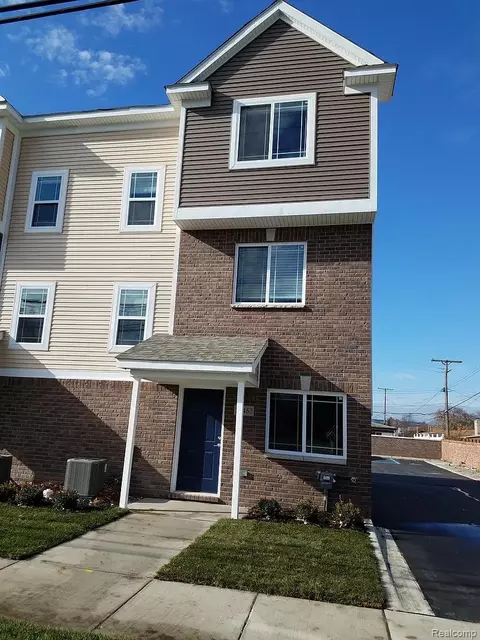 29451-29515 Hoover Rd, Warren, MI 48093