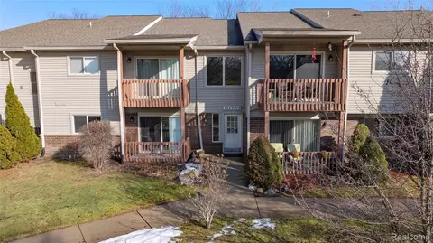 10177 Nancys Blvd #86, Grosse Ile, MI 48138