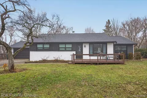 1918 Alsdorf Ave, Rochester Hills, MI 48309