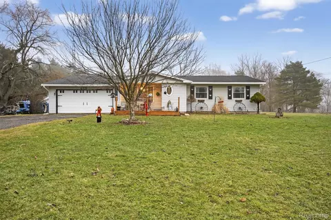 9411 Jennings Rd, Mundy, MI 48439