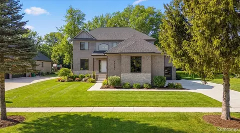 49585 White Mill Dr, Shelby Township, MI 48317