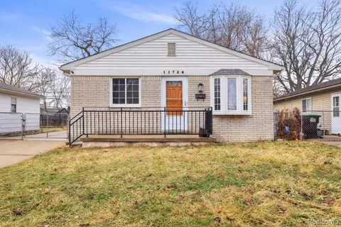 11724 Syracuse St, Taylor, MI 48180