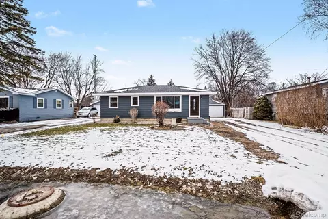 4223 Keene Dr, Grand Blanc, MI 48439