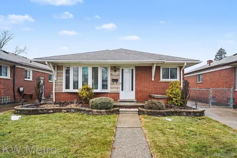 3954 Vassar St, Dearborn Heights, MI 48125
