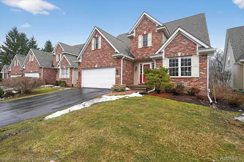 6152 Natures Cv, Grand Blanc, MI 48439