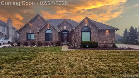 43524 Austin Dr, Sterling Heights, MI 48314