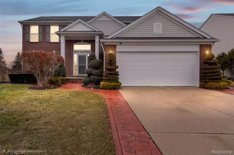 56543 Hastings Dr, Macomb, MI 48042