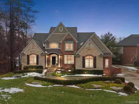 3303 Timberlake Dr, Commerce, MI 48390