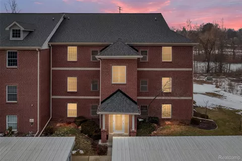 6600 Trillium Village Ln #7, Independence, MI 48346
