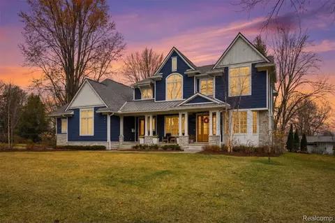 345 Dalebrook Ln, Bloomfield Hills, MI 48301