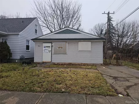 7425 Stahelin Ave, Detroit, MI 48228