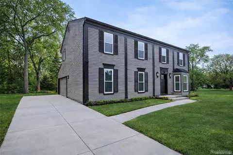 5590 Bayswater Rd, West Bloomfield, MI 48322