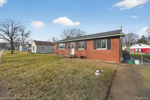 34504 Stellwagen St, Wayne, MI 48184