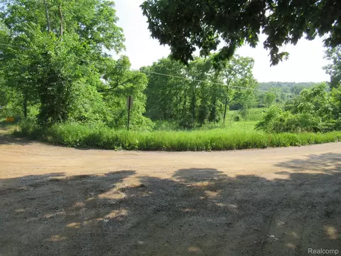 000 S Hadley Rd, Ortonville, MI 48348