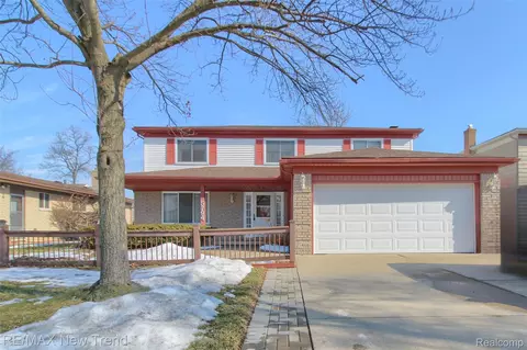 5794 Willow Creek Dr, Canton, MI 48187