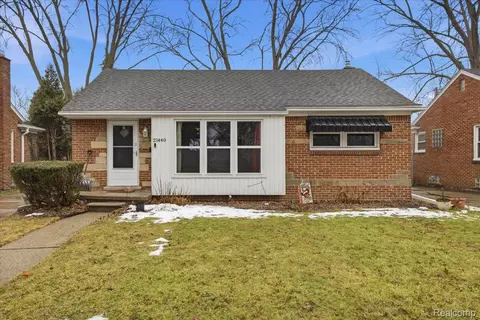 21440 Prestwick Ave, Harper Woods, MI 48225
