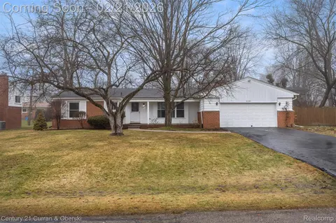 32330 Farmersville Rd, Farmington Hills, MI 48334