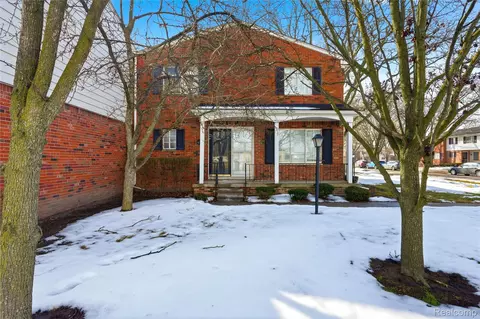 20648 Williamsburg Ct, Harper Woods, MI 48225