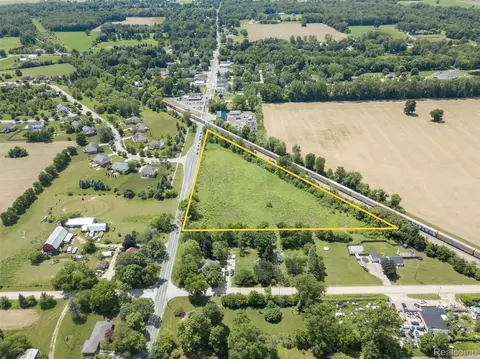 10467 Willis Rd, Augusta, MI 48191 photo 2