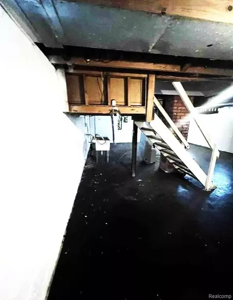 Entry Way - 8850 Farmbrook St, Detroit, MI 48224 photo 4 of 4