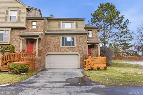 6298 Aspen Ridge Blvd #34, West Bloomfield, MI 48322