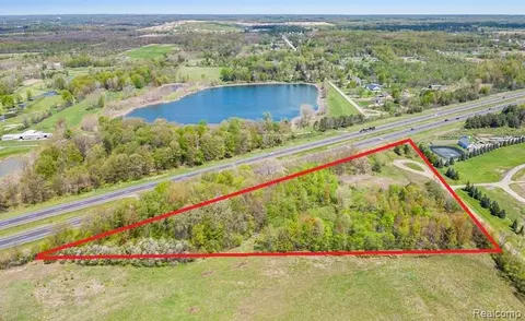 57998 Frost Rd, Lenox, MI 48048