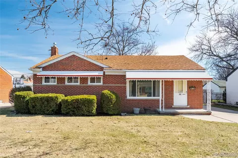 9042 Harrison St, Livonia, MI 48150