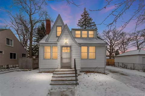 1015 W Marshall St, Ferndale, MI 48220