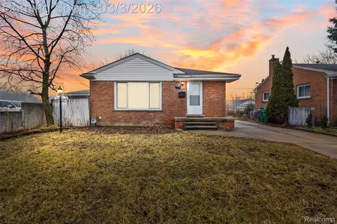 139 Belton St, Garden City, MI 48135