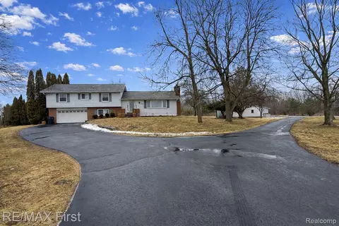 656 Wadhams Rd, Kimball, MI 48074