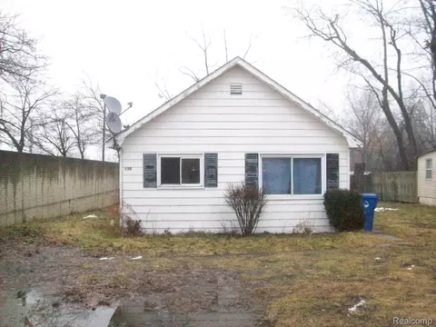 150 N Josephine Ave, Waterford, MI 48328