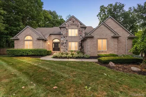17840 Christine Blvd N, Clinton Township, MI 48038