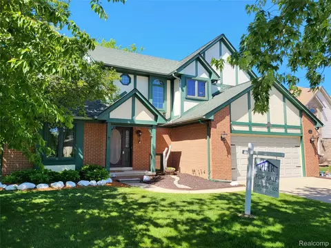15743 Greenview, Fraser, MI 48026