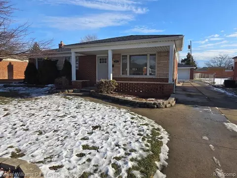 33538 Cornelissen Dr, Sterling Heights, MI 48312